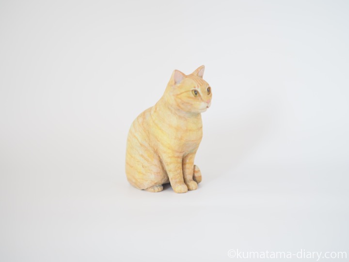茶トラ猫さん木彫り猫