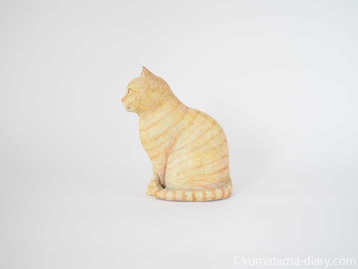 茶トラ猫さん木彫り猫