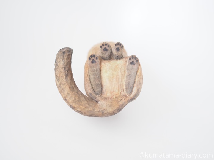 ソマリさん木彫り猫裏側