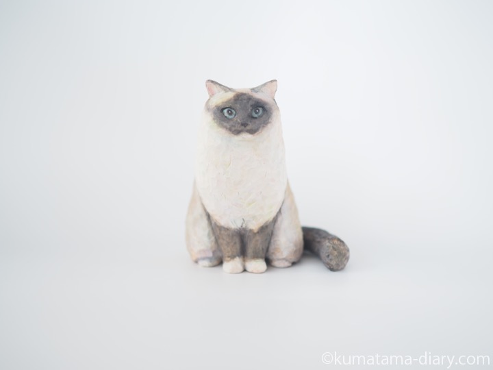長毛猫さん木彫り猫