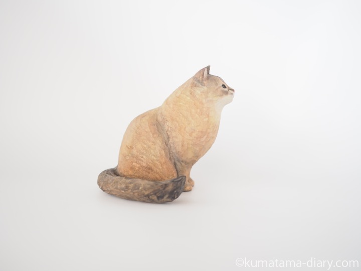 ソマリさん木彫り猫右