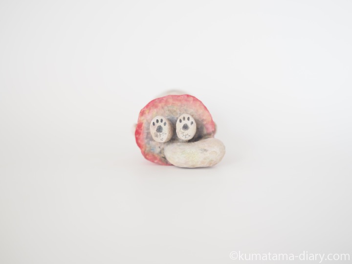 ワンピースチンチラさん木彫り猫裏側