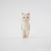 茶トラ白猫さん木彫り猫